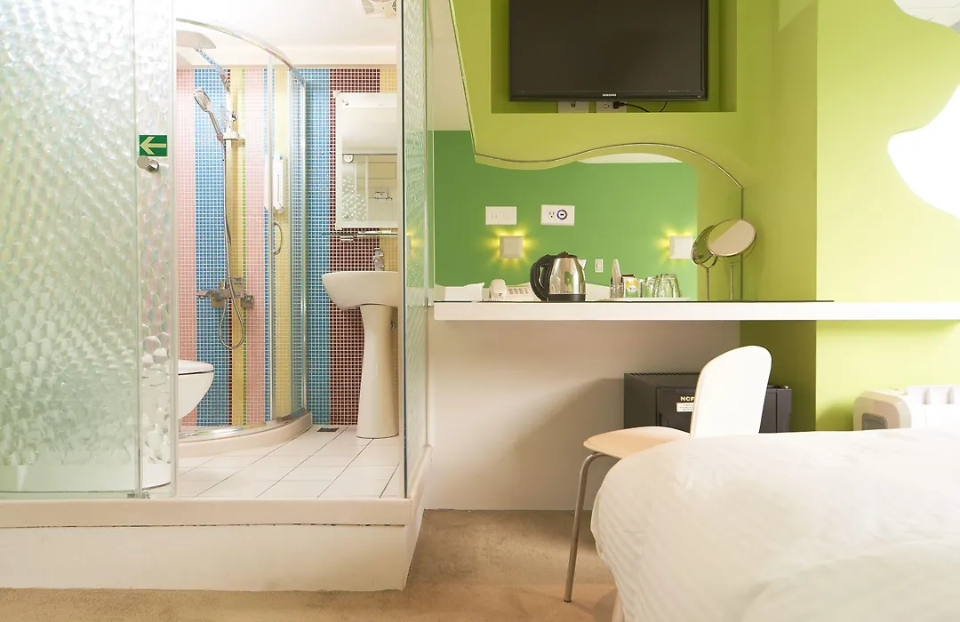 Forever Inn-1